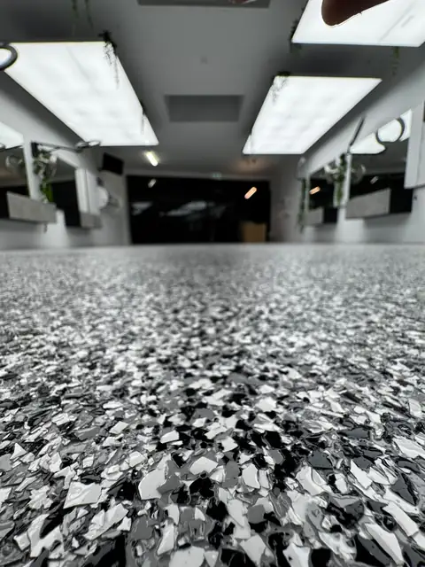 Low-angle full-broadcast flake, barbershop